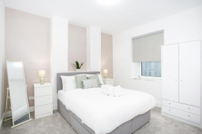 Beach Walk - Two Bedroom Apartment with Seaviews and Parking